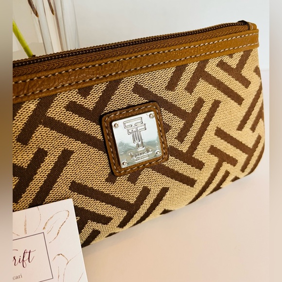 TIGNANELLO Wristlet Signature Canvas Top Zip Khaki Saddle - Picture 2 of 11